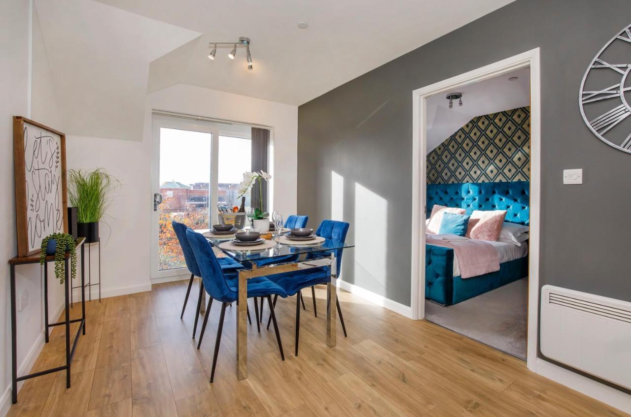 Escape @ Aura Apartemen